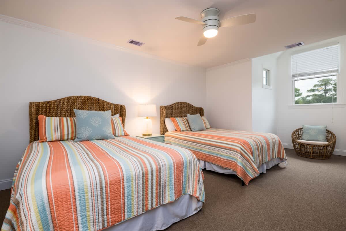 Upstairs 2 Queen Beds