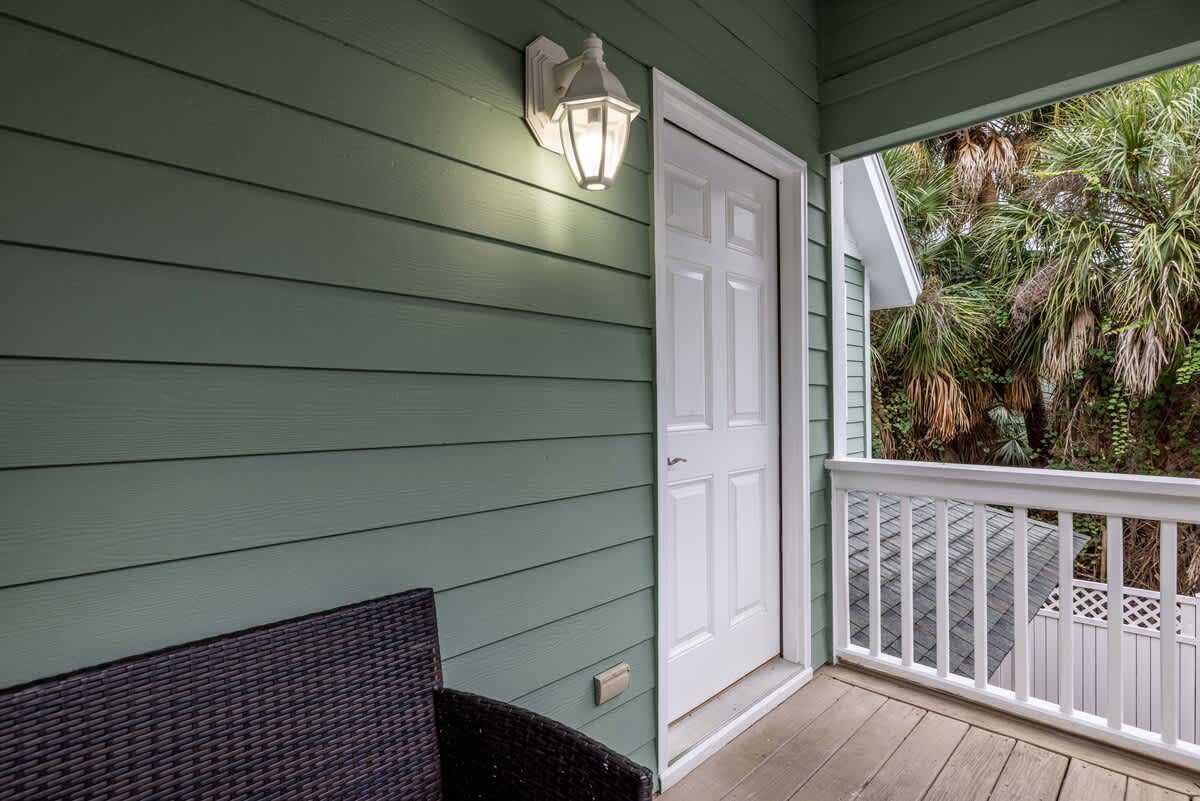 Apartment/In-Law Suite Entrance