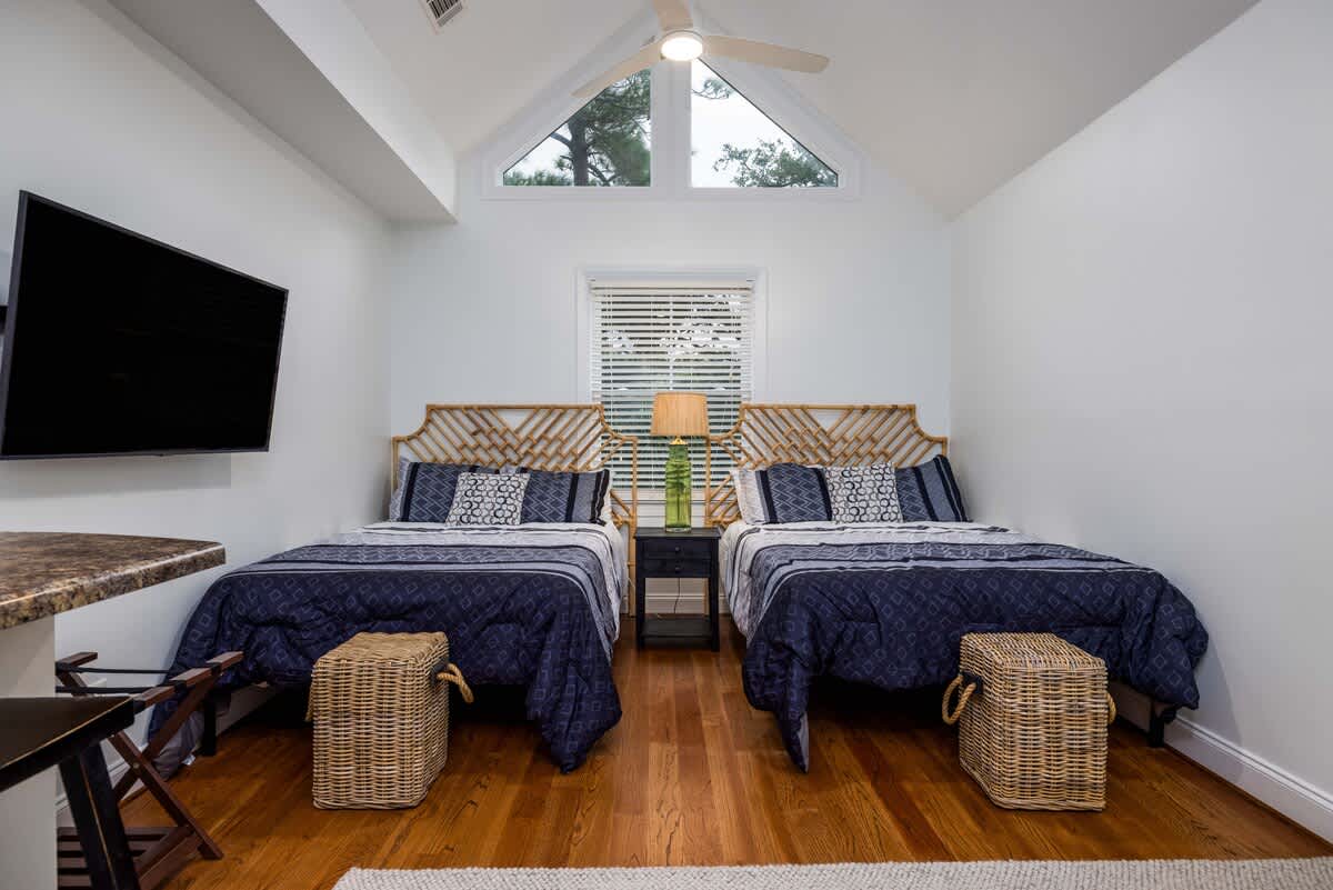 Apartment 2 Full Beds