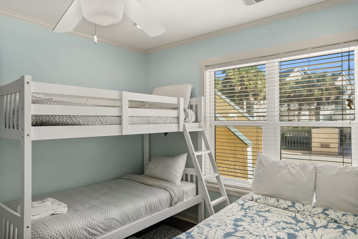 Guest bunk bedroom
