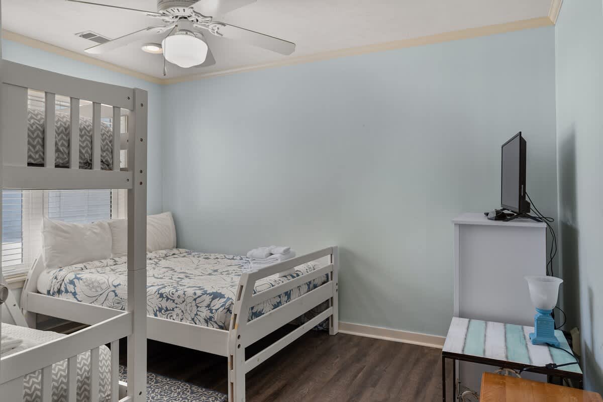 Guest bunk bedroom
