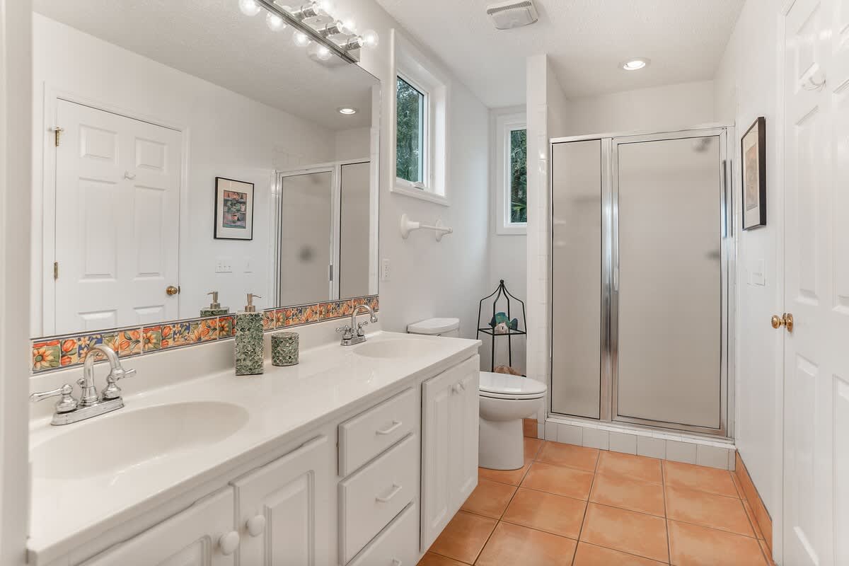 Hall Bathroom with Access to Bedroom 