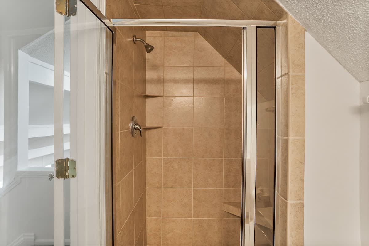 Upstairs Loft Bathroom 