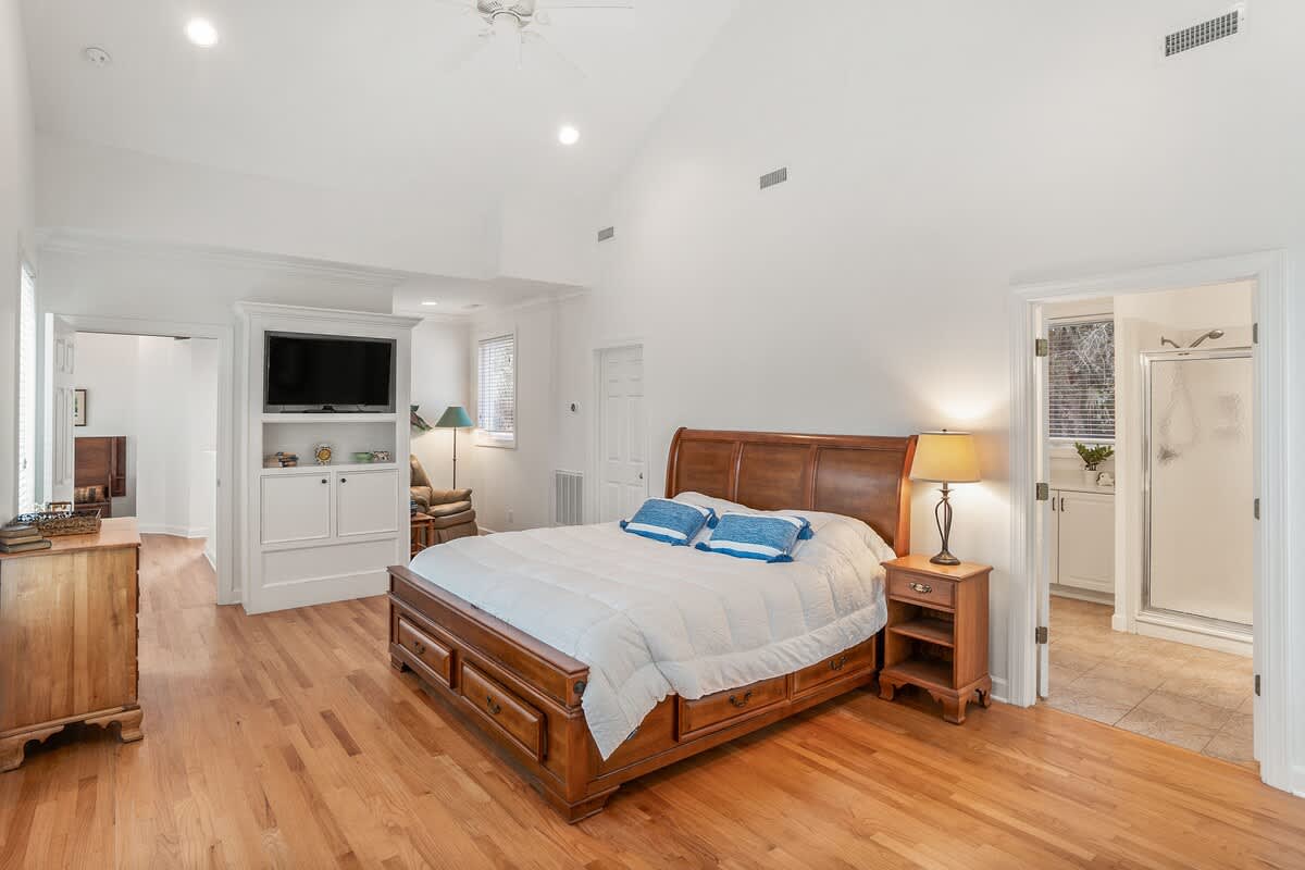 Primary Bedroom with Ensuite Bathroom 