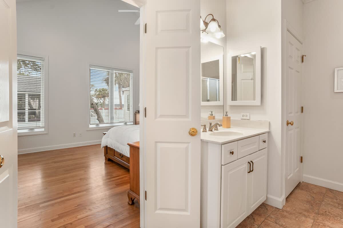 Primary Ensuite Bathroom 