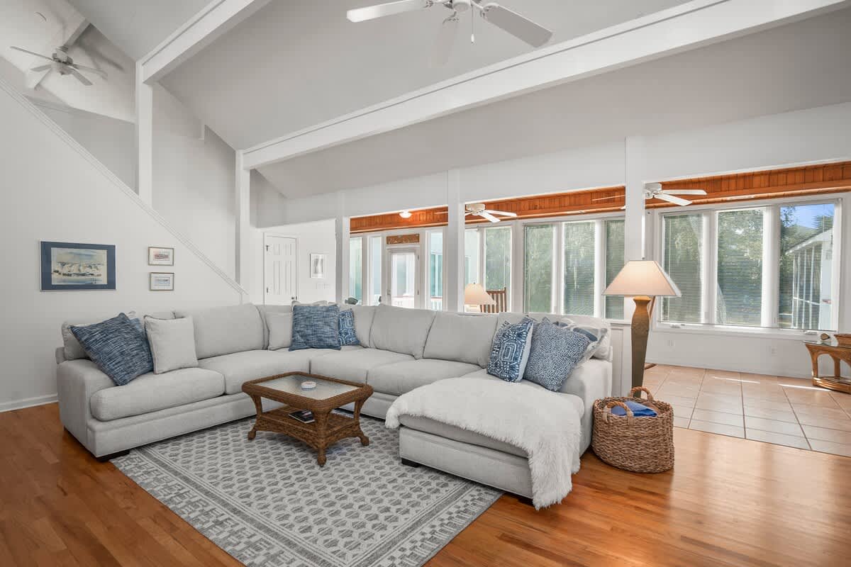 841 Bonito Drive | Photo 8