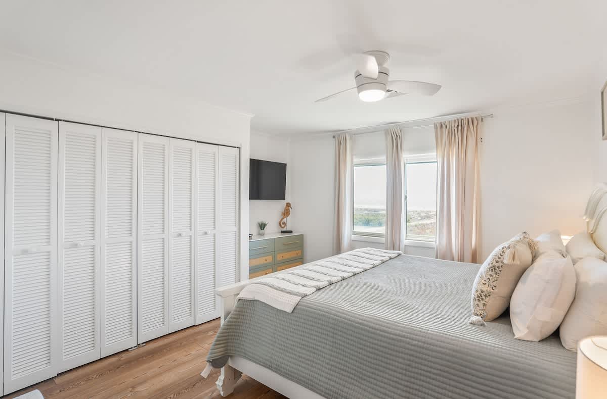 409 Captain John Fripp Villa | Photo 11