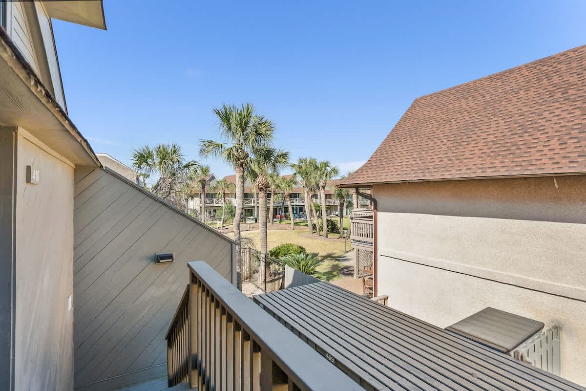 409 Captain John Fripp Villa | Photo 34
