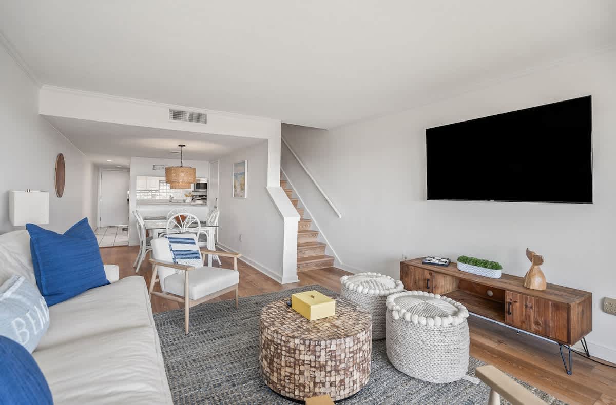 409 Captain John Fripp Villa | Photo 6