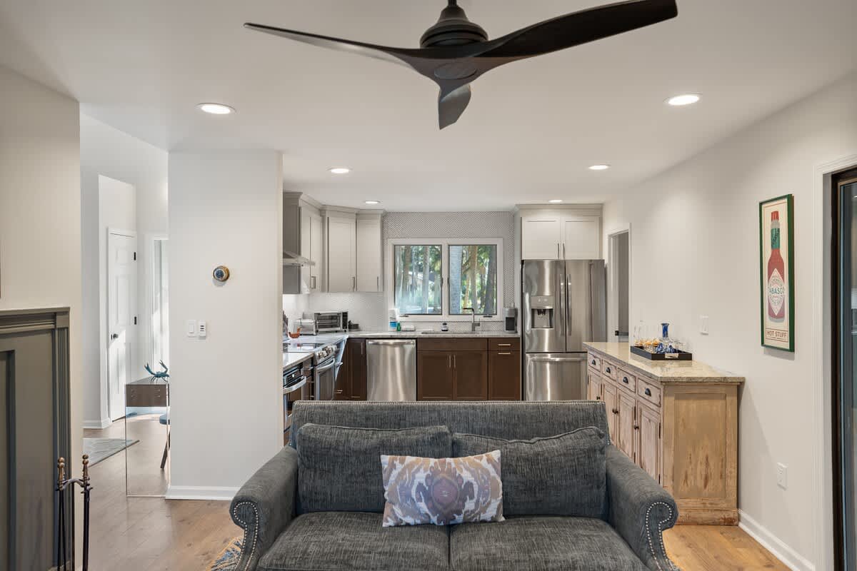 Living Room with Access to Screened Deck 