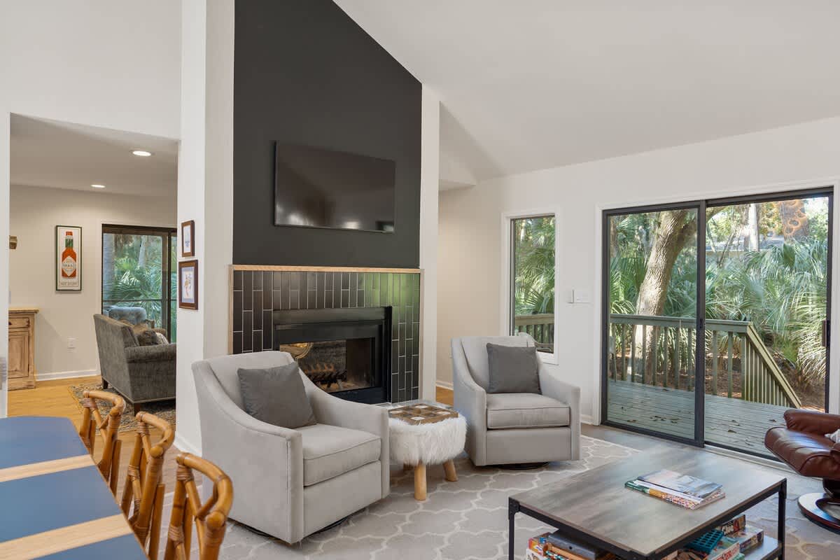 Living Room with Access to Back Deck 