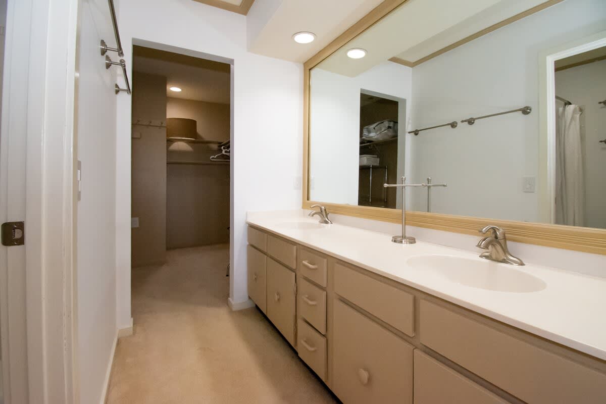 Primary En Suite Bathroom
