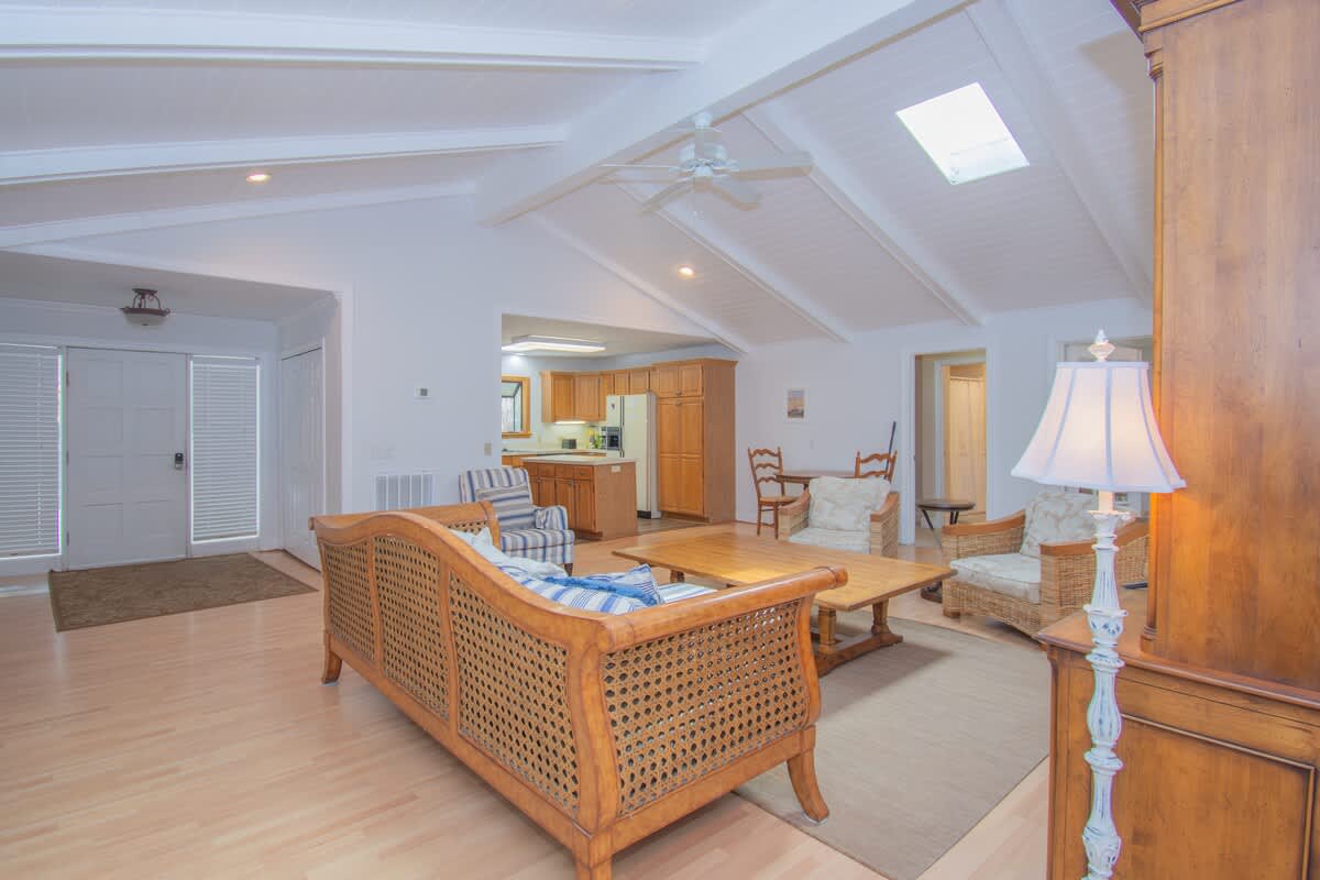 371 Tarpon Blvd | Photo 7