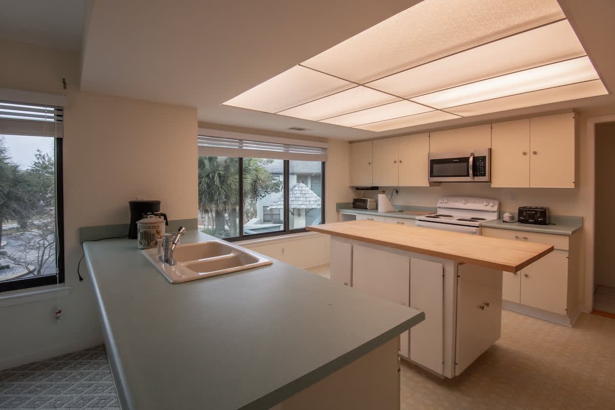 Well equipped kitchen