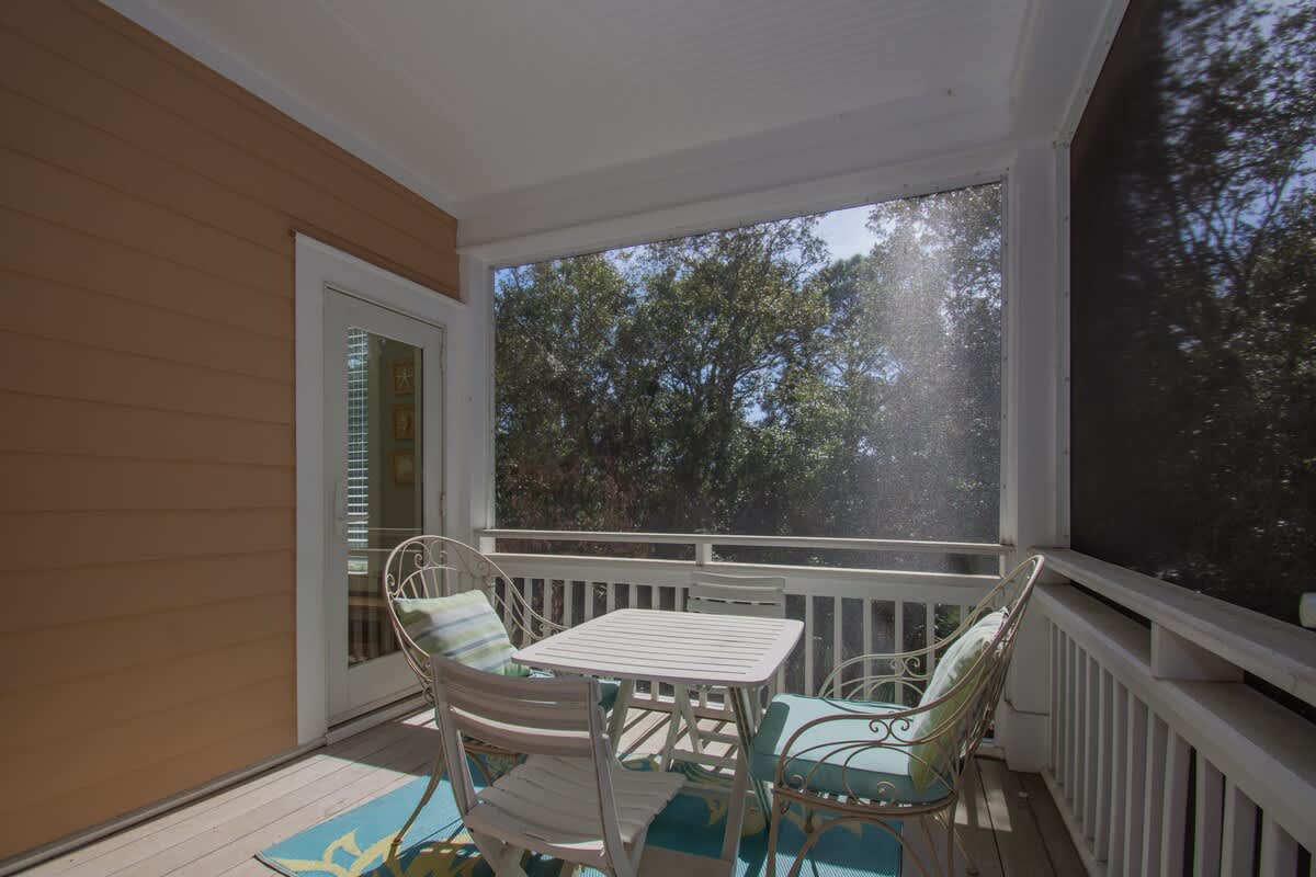 Screened Porch off Guest 1 and 2 Bedrooms