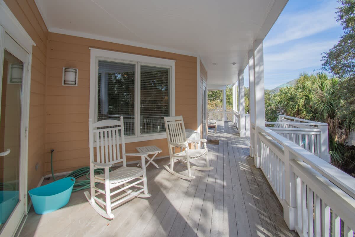 Side Porch with Entry