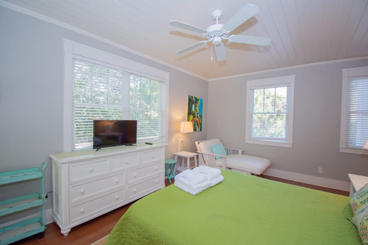 2nd Level Guest Bedroom 2 with Queen Bed, Twin Bed and Full En Suite Bathroom