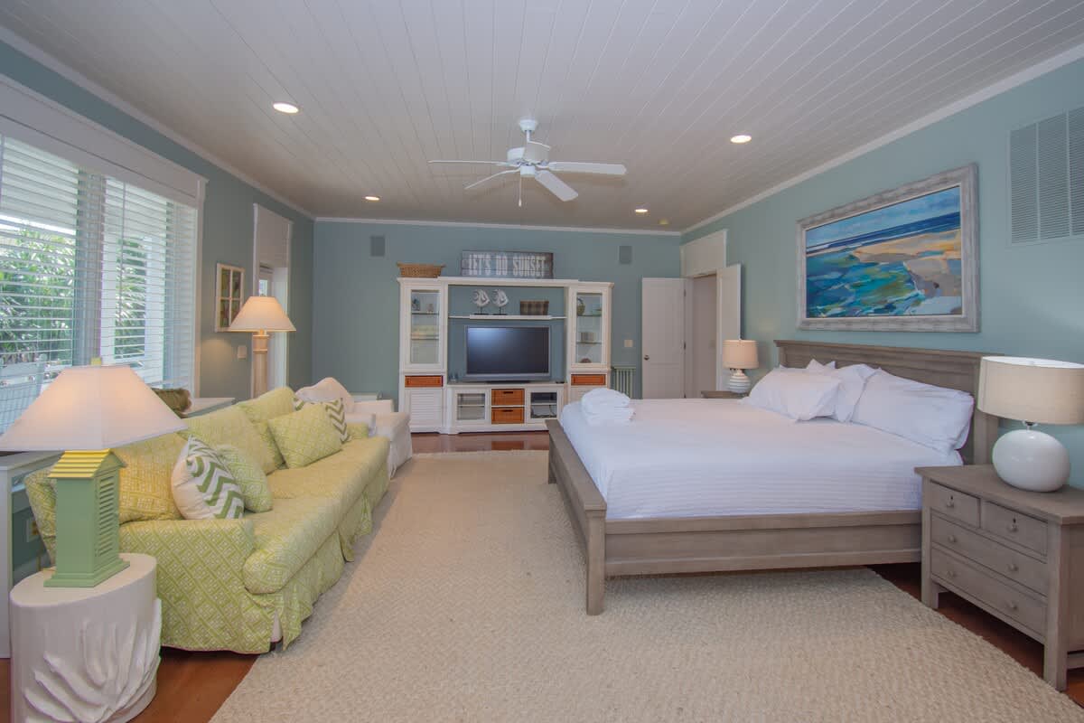 2nd Level Primary Bedroom 2 with King Bed and 2 Single Beds in Nook with Full En Suite Bathroom