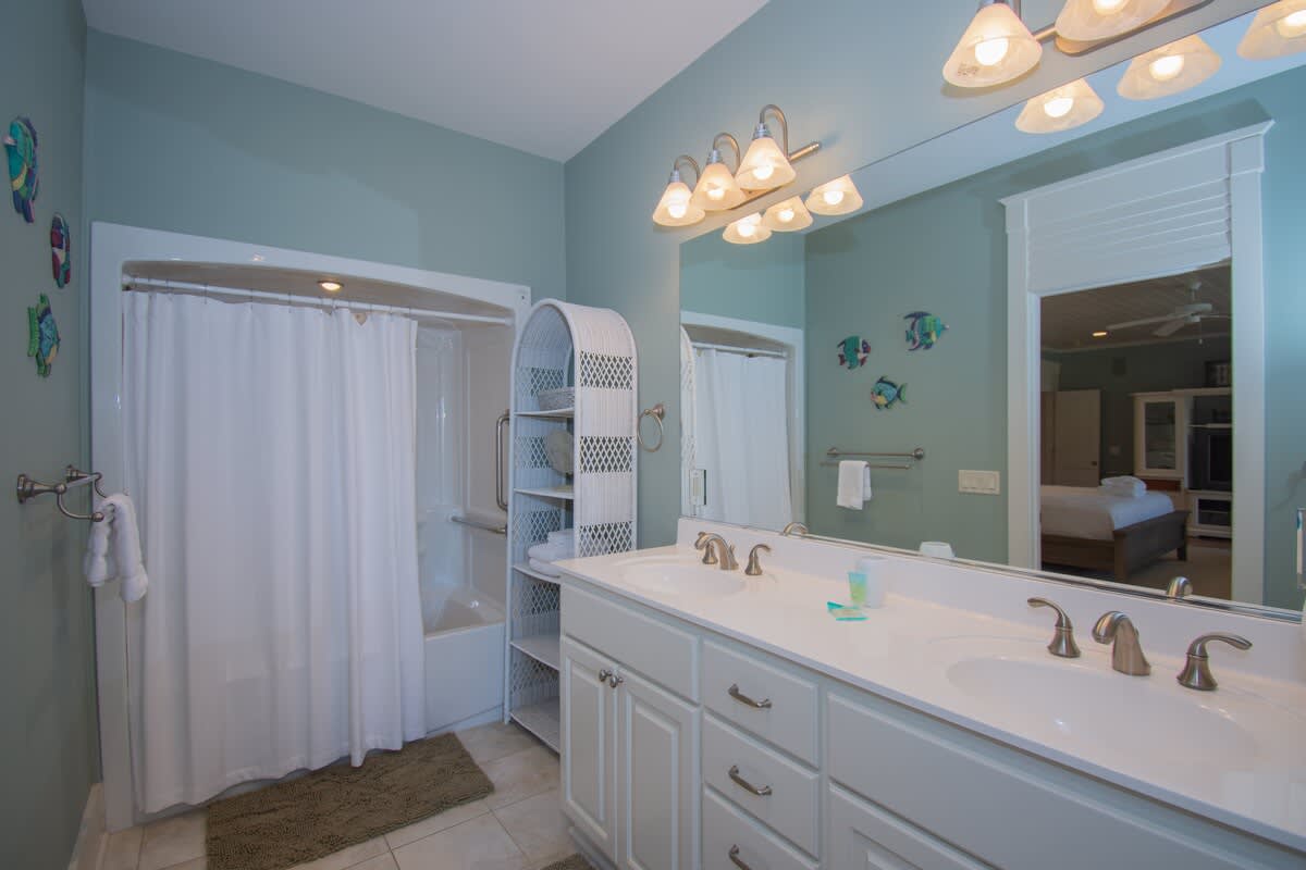 Primary 2 Full En Suite Bathroom