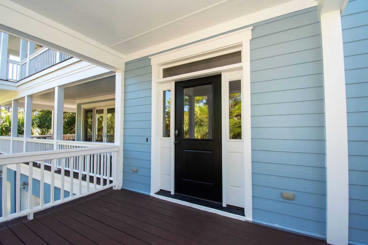 719 Sea Dragon entrance