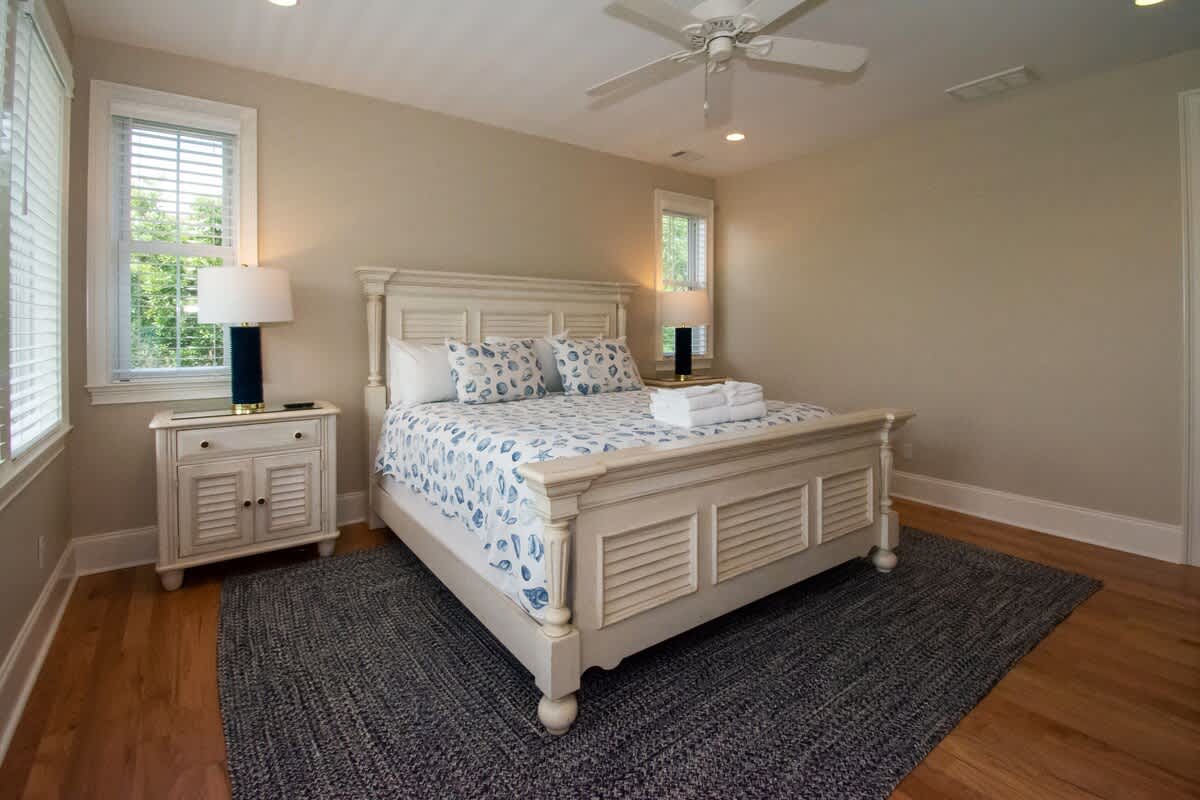 Lovely second floor primary bedroom with en suite bathroom