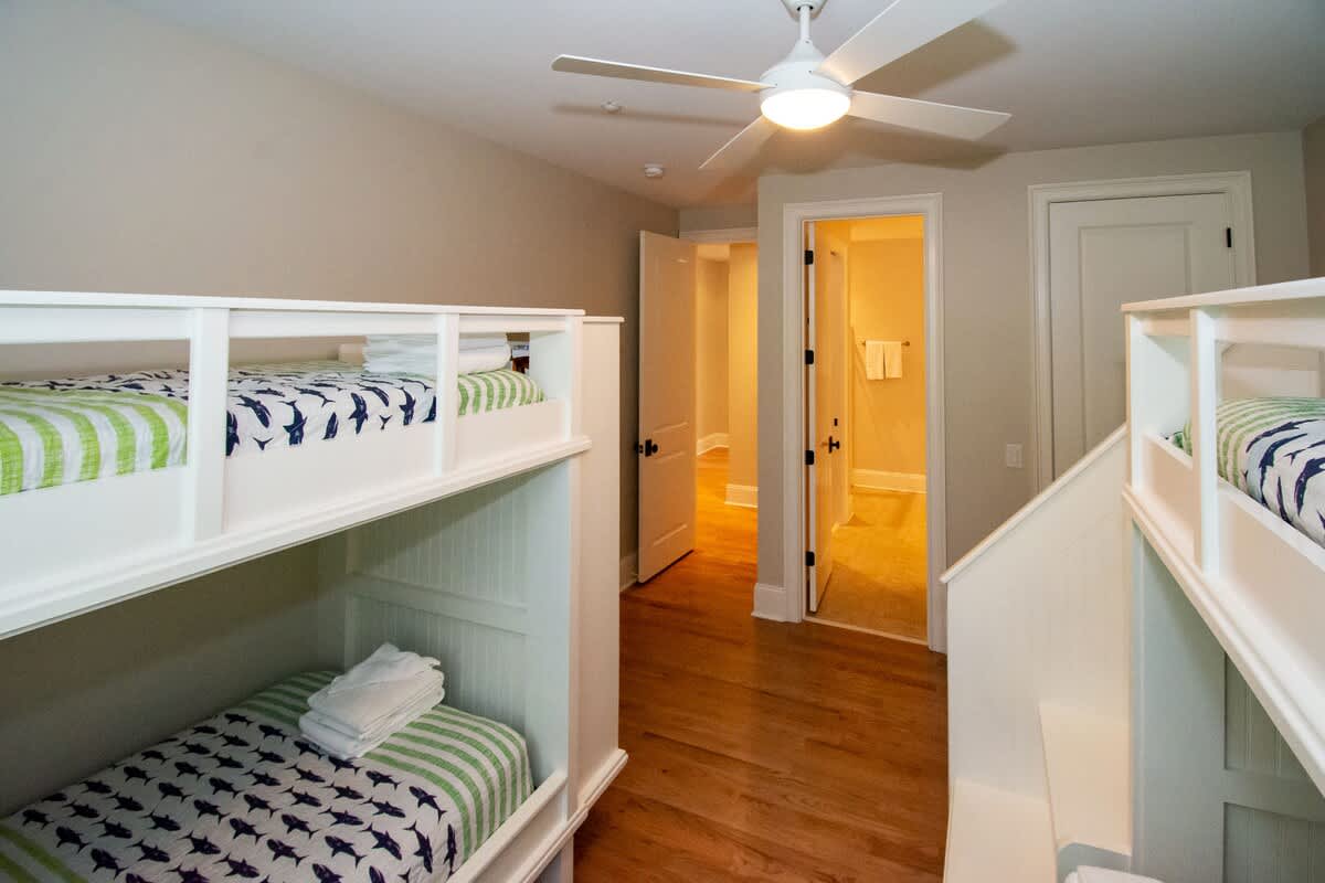 Bunk bedroom with en suite bathroom