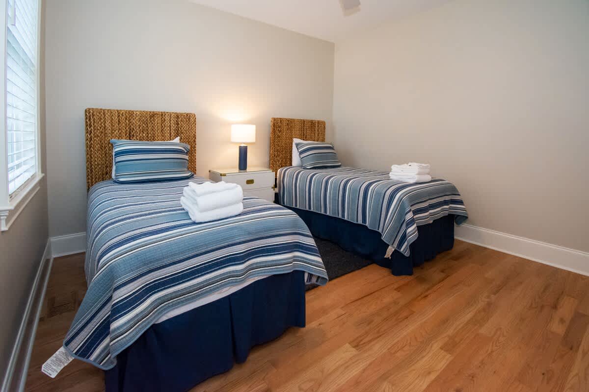 First floor guest bedroom with en suite bathroom