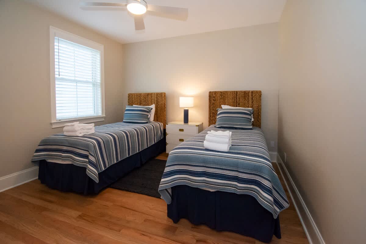 First floor guest bedroom with en suite bathroom