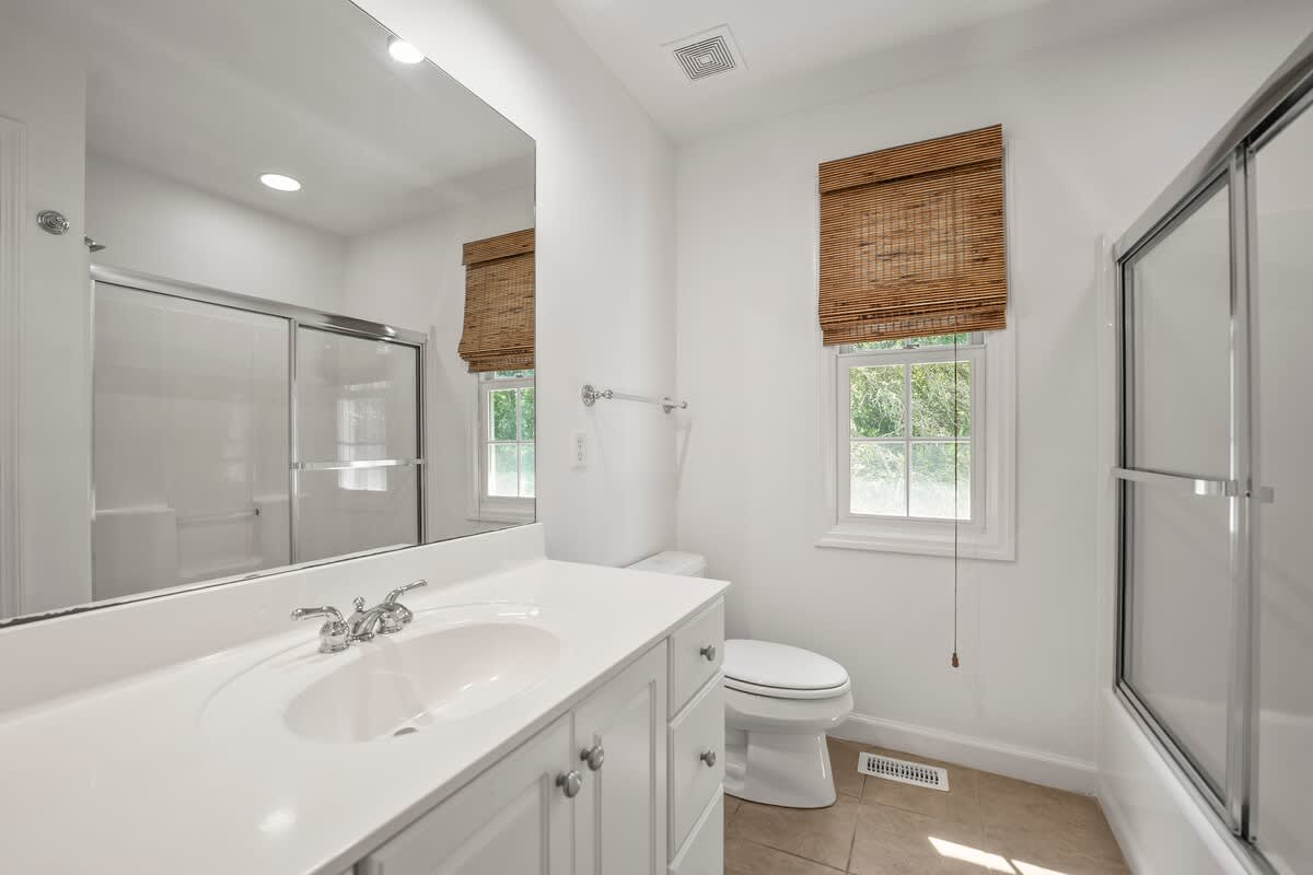 Guest En Suite Bathroom