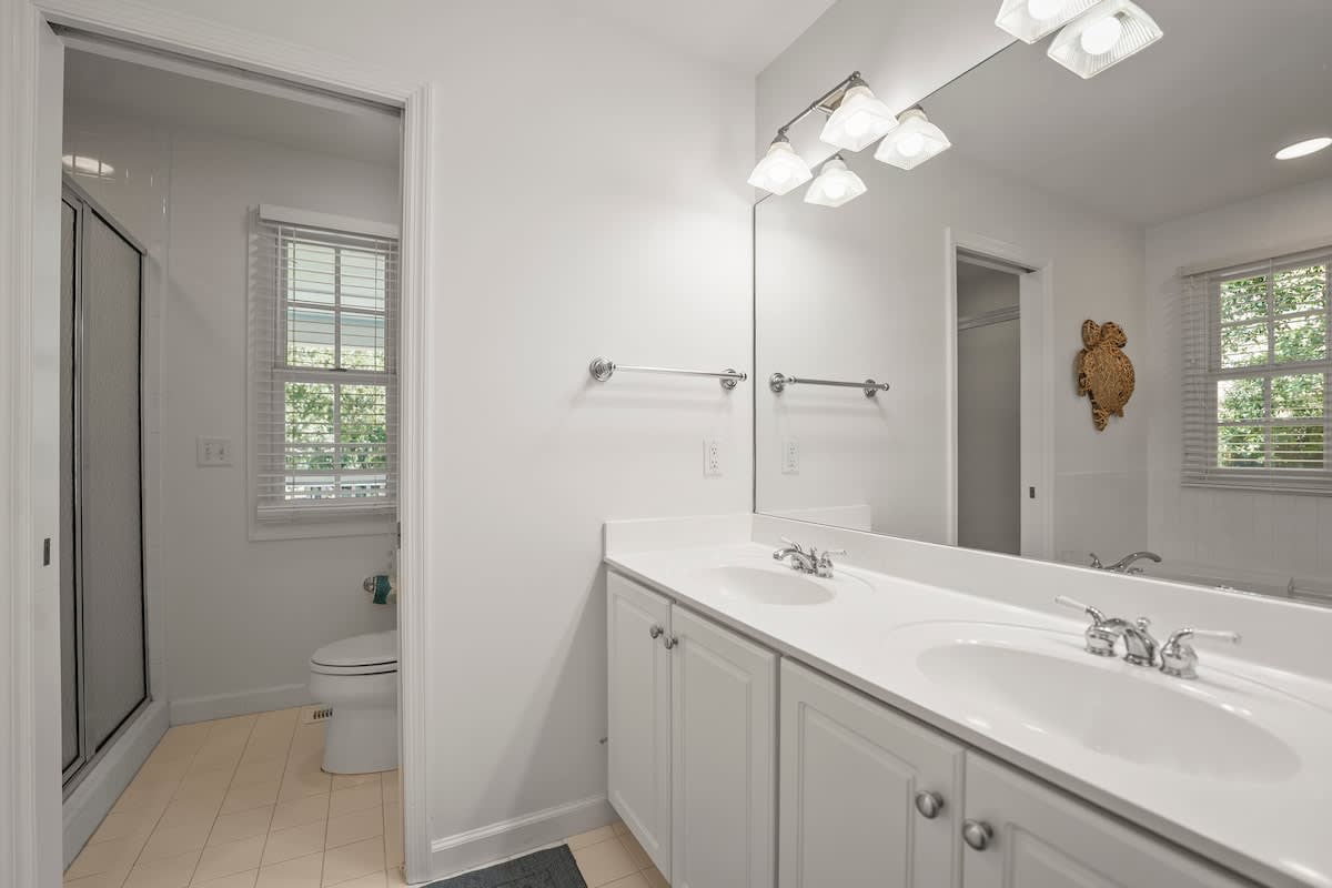 Guest En Suite Bathroom