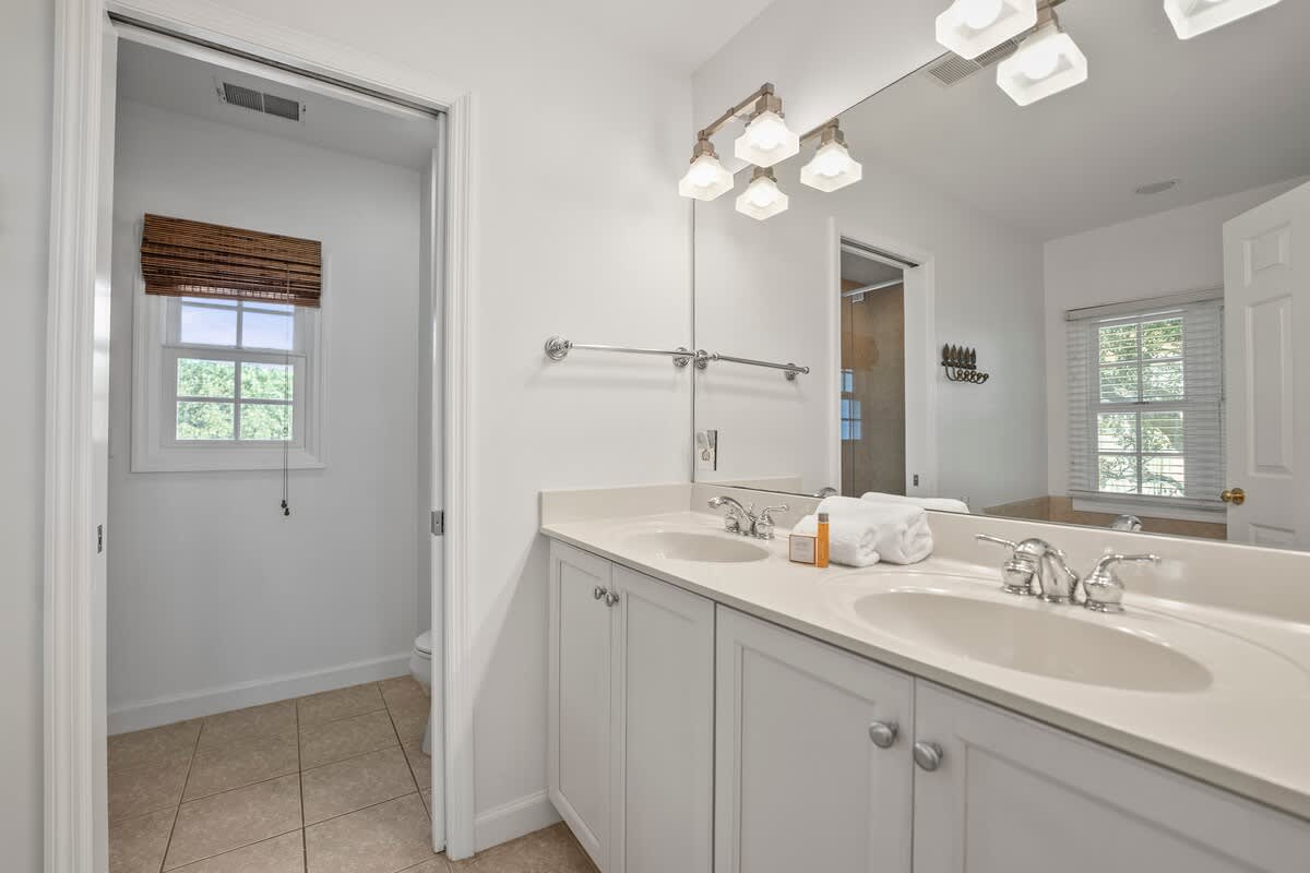 Primary En Suite Bathroom