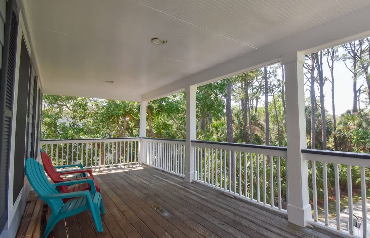 Deck, Facing Street, 1st Floor