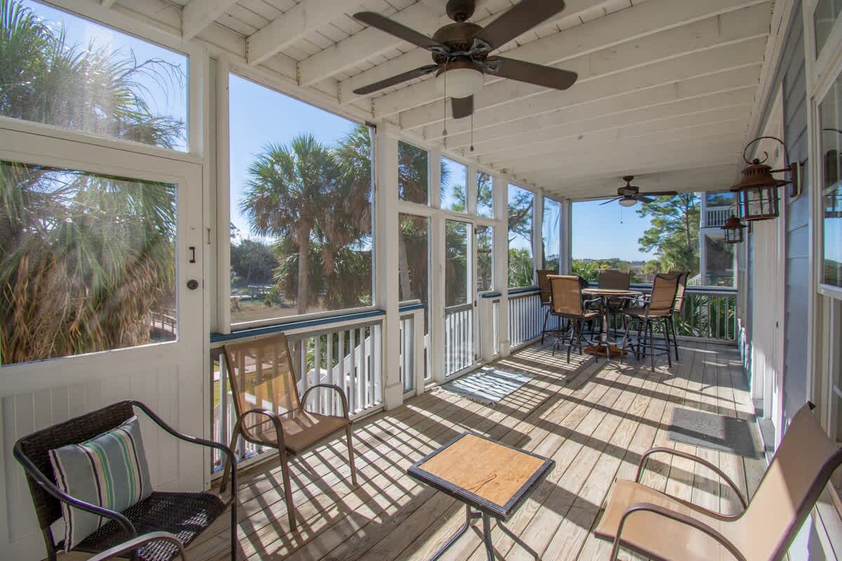1st Floor Deck, Facing Canal
