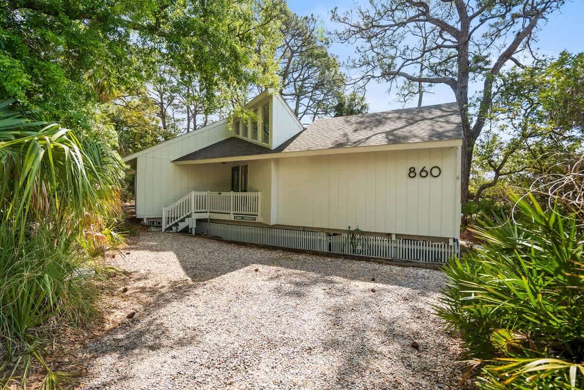 860 Sabal Court | Photo 4