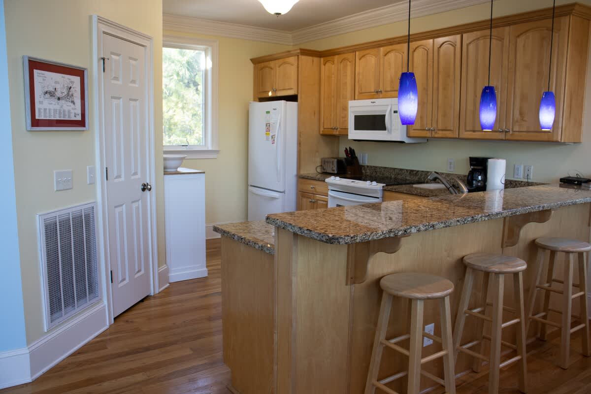 Kitchen, 3 Seat Island Bar with Basement Access
