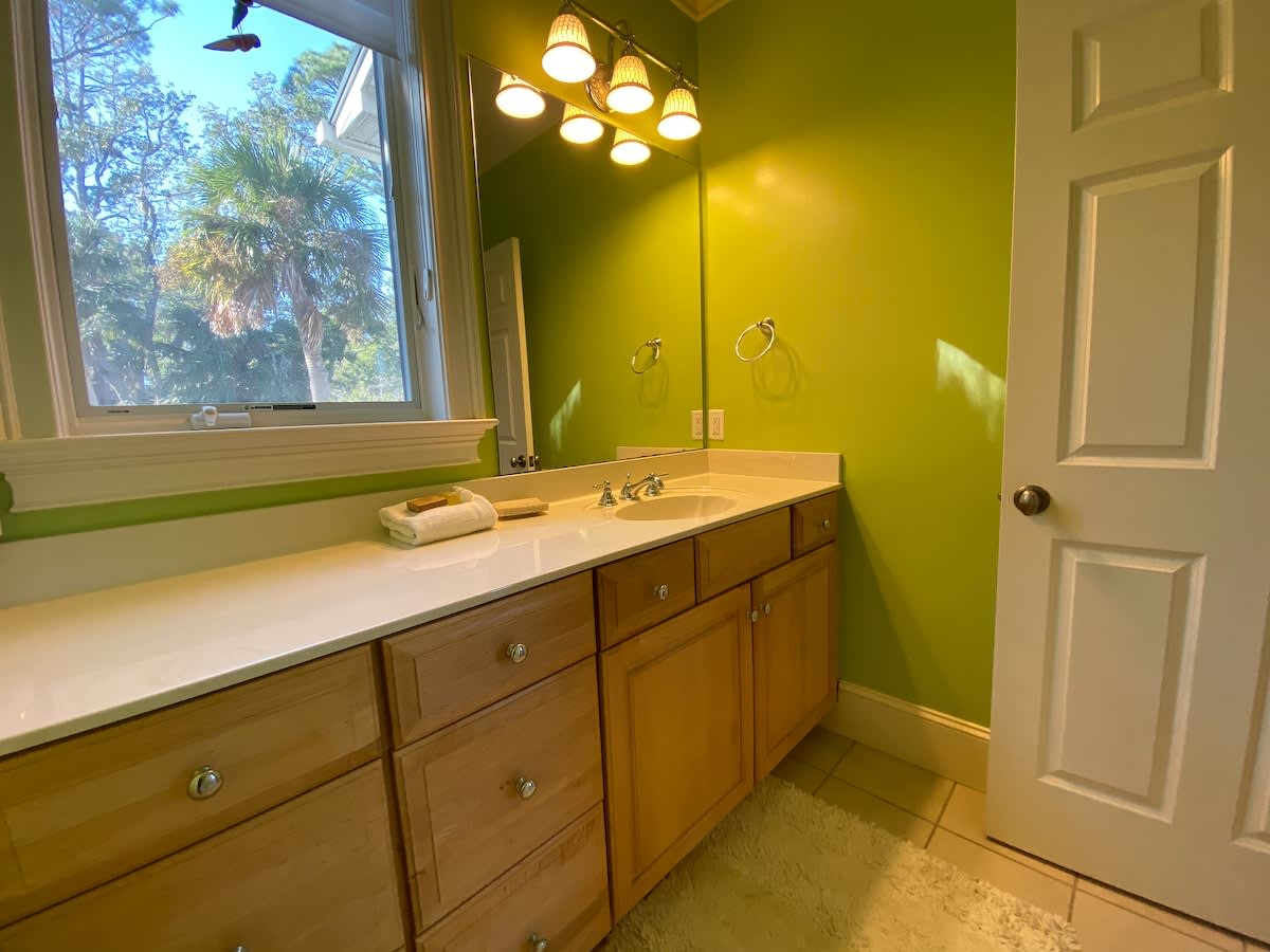Full bath across from 1st Level Guest Bedroom