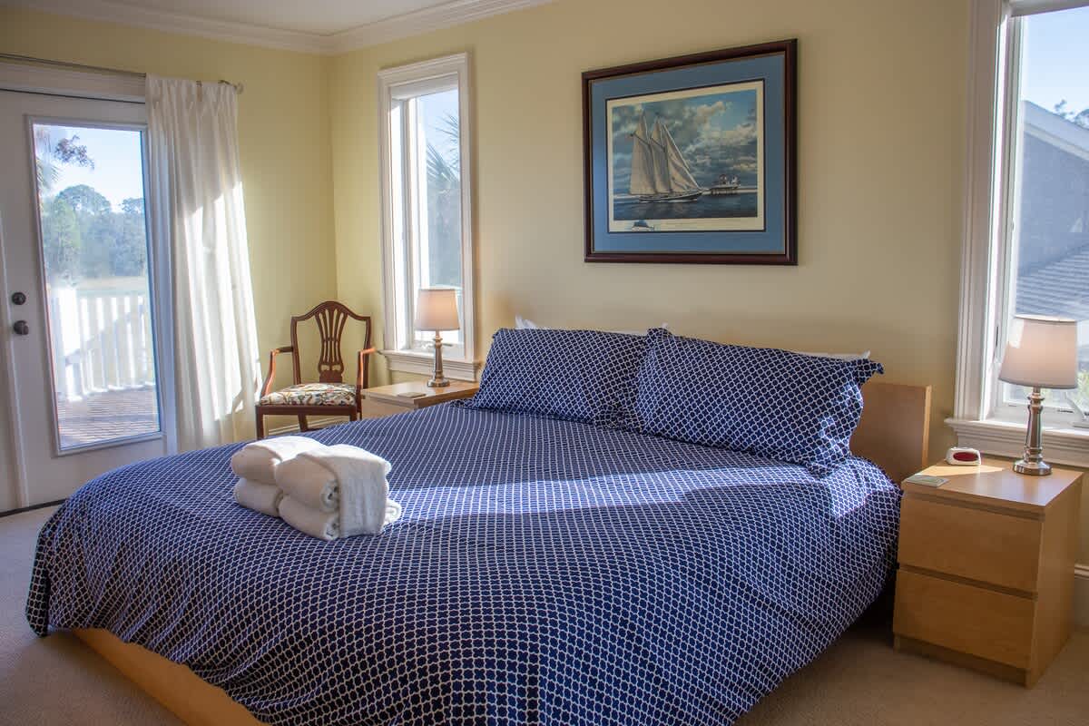 2nd Level Primary with King Bed, Deck Access and En Suite Full Bath