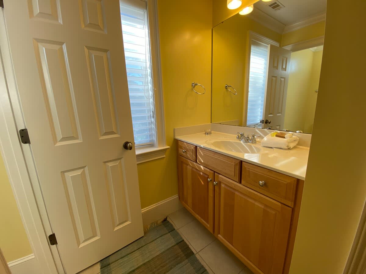 Primary Full En Suite Bathroom