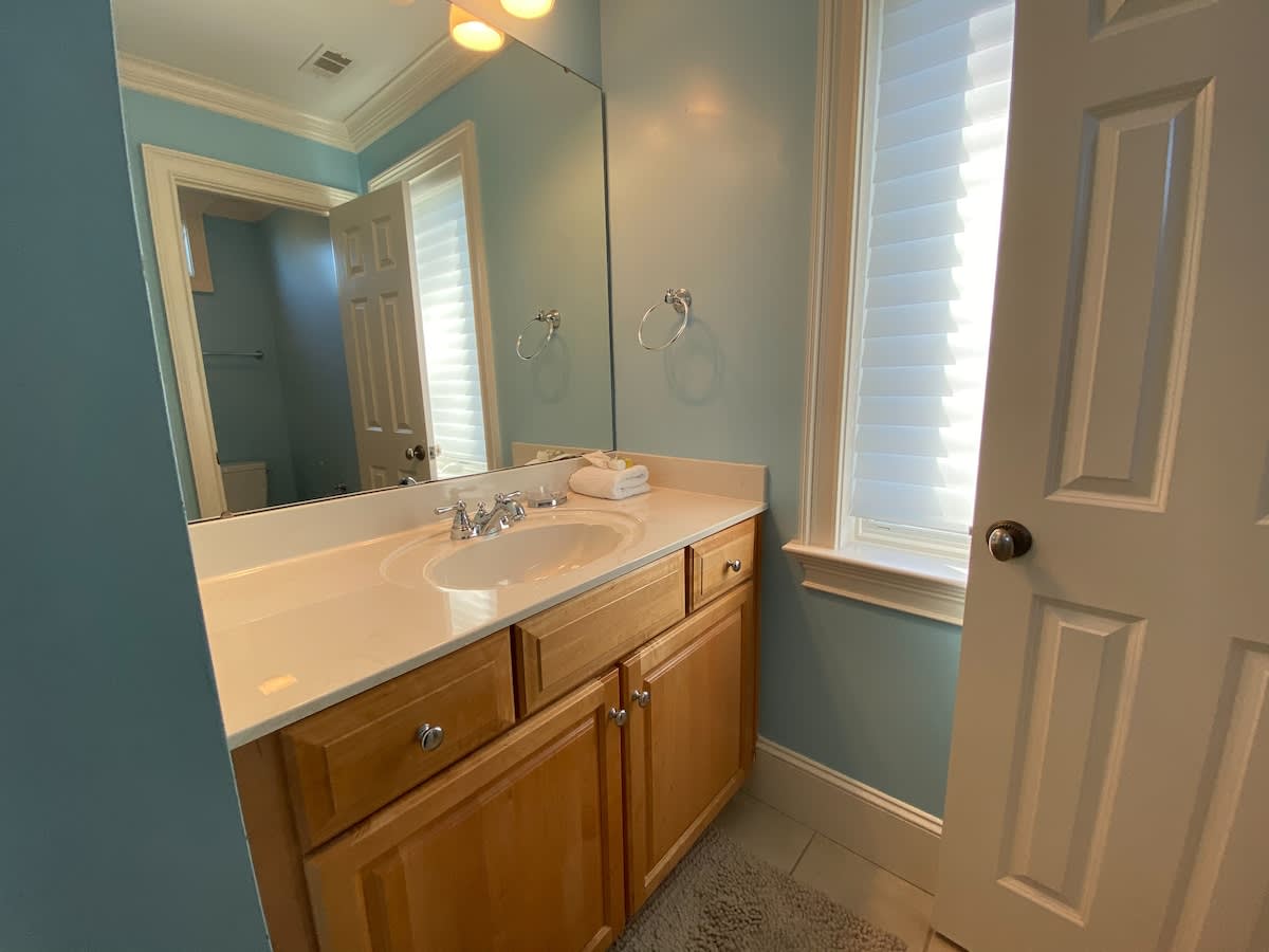 2nd Level Guest Bedroom Full En Suite Bathroom