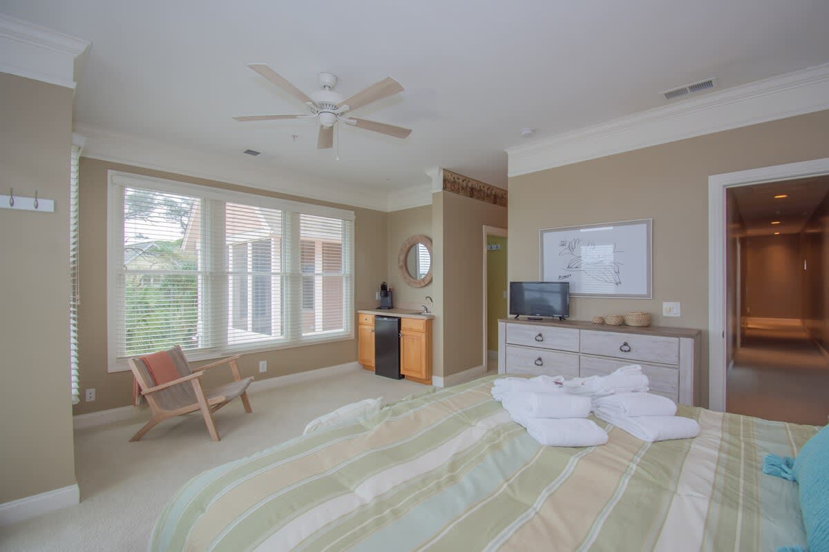 Primary Bedroom with En-Suite and Balcony 