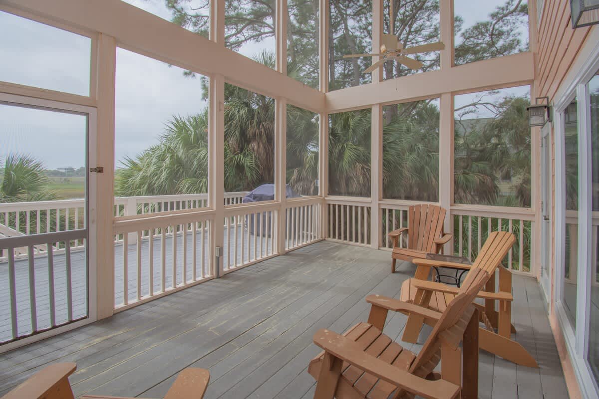 Screened in Porch 