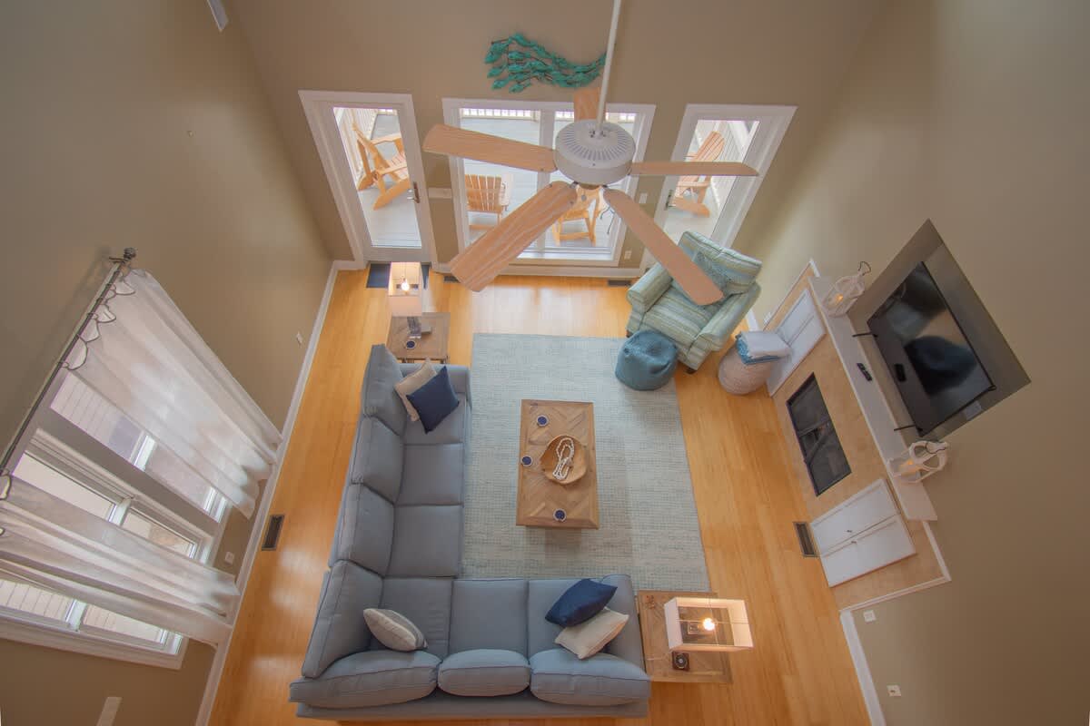Living Room with Screened in Porch 