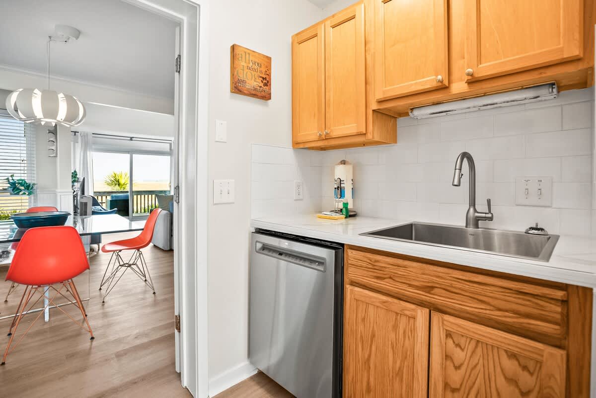 221 Tennis Villa | Photo 9