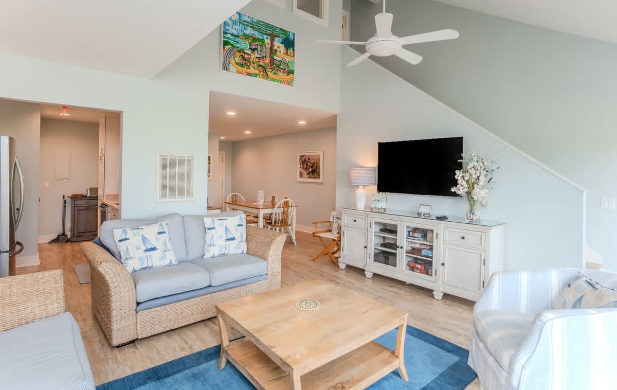230 Tennis Villa | Photo 6