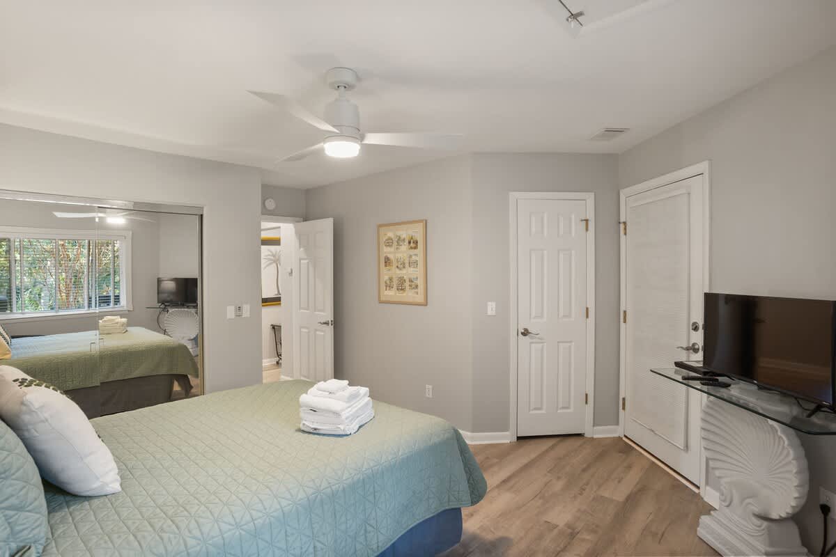 327 Capt John Fripp Villa | Photo 13