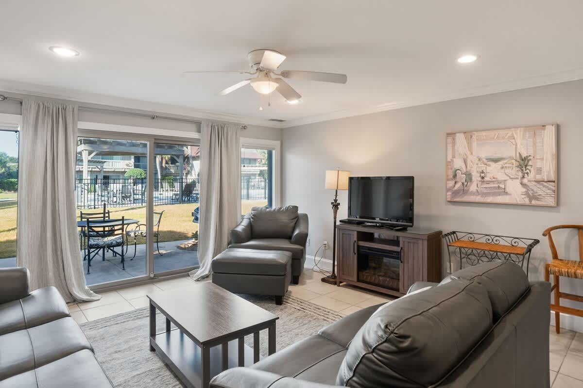 327 Capt John Fripp Villa | Photo 2