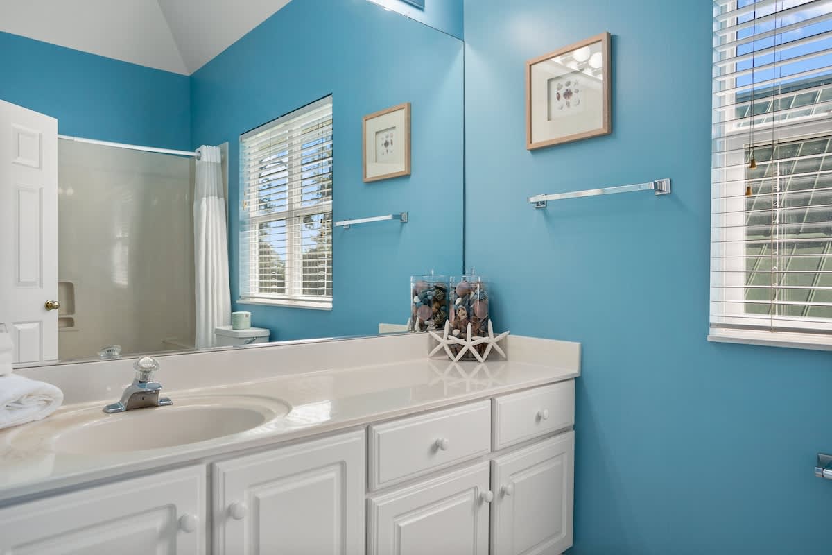 Primary En Suite Bathroom