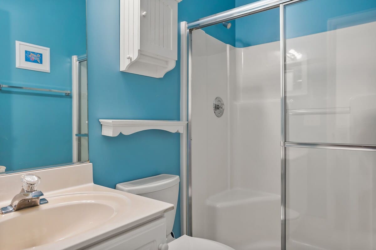 Guest En Suite Bathroom 2