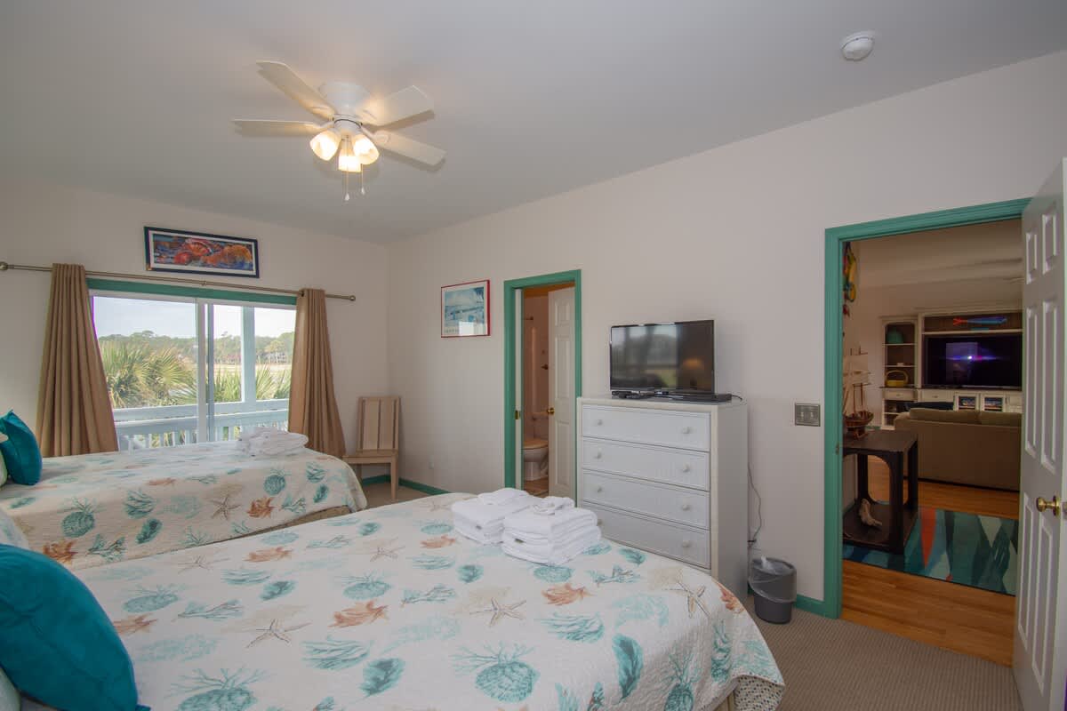Second floor bedroom with en suite bathroom