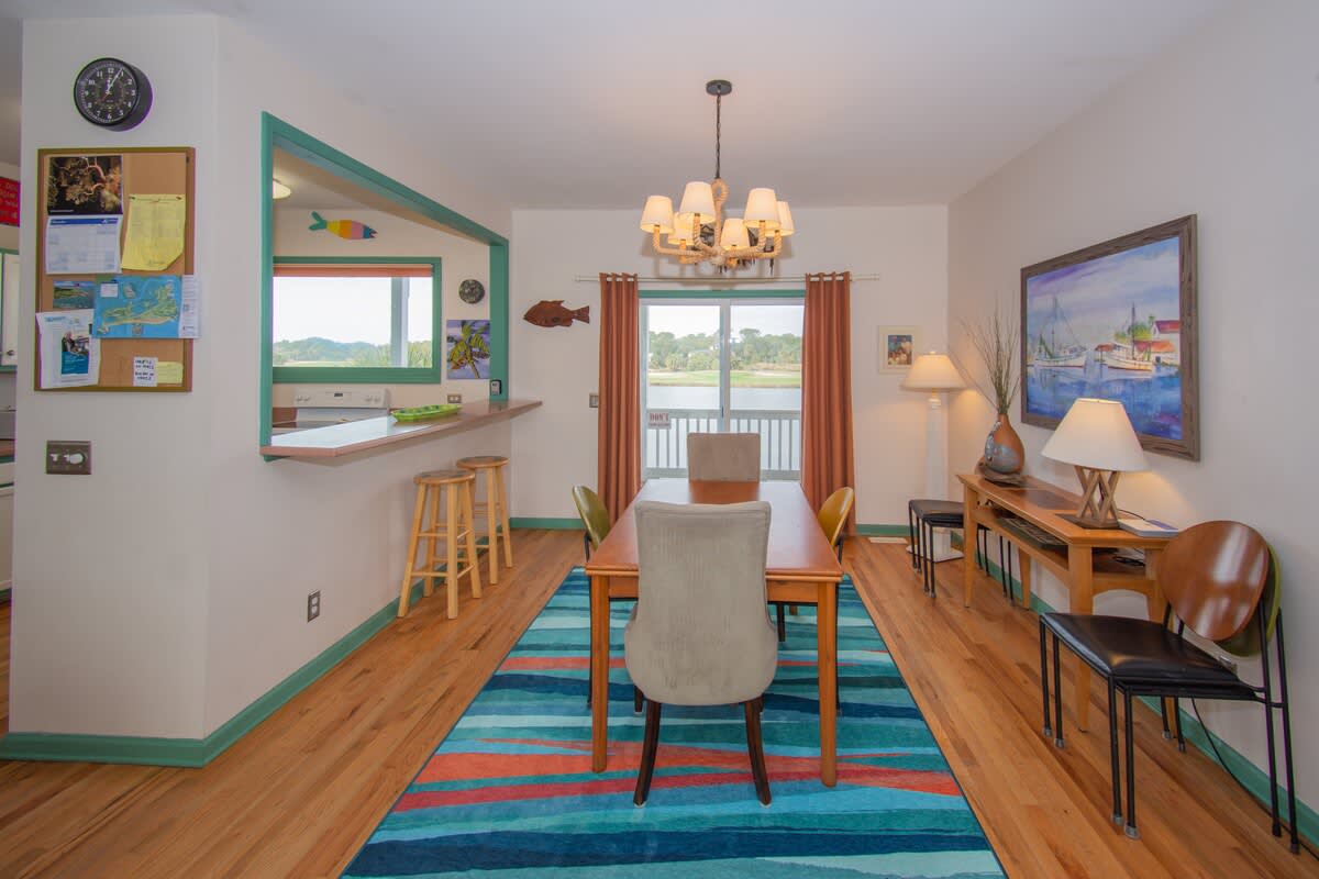 Cozy kitchen and dining area with expandable table